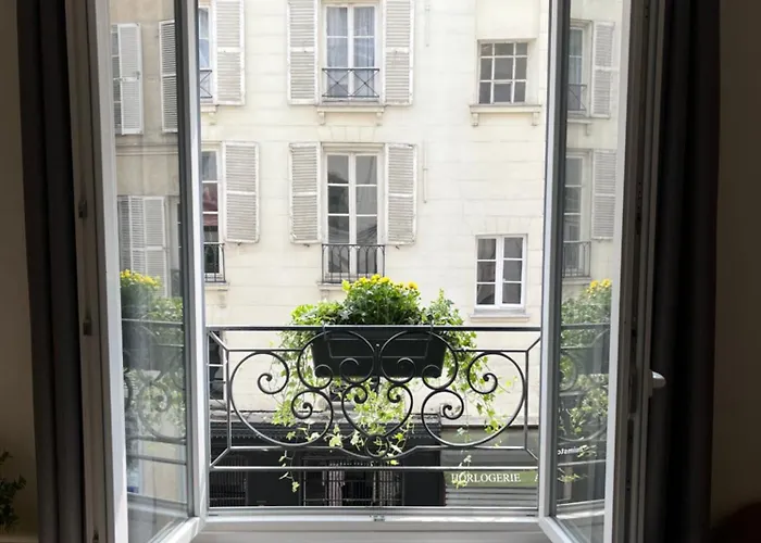 Casa de hóspedes Renovated Saint-germain-des-pres - Le Bon Marche 4*